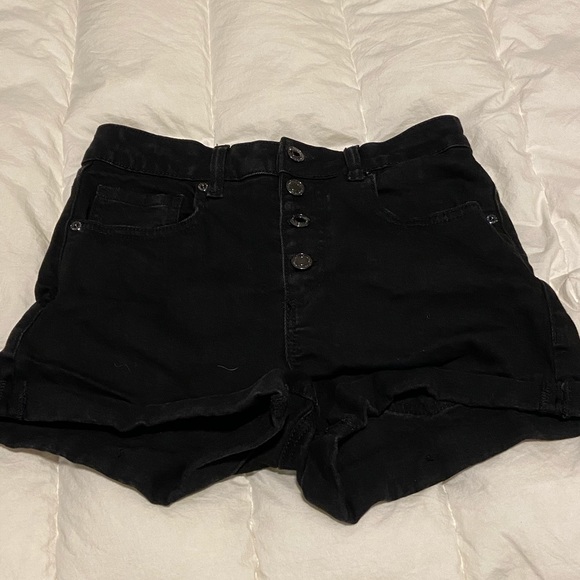 Dynamite Black Shorts - Picture 1 of 4